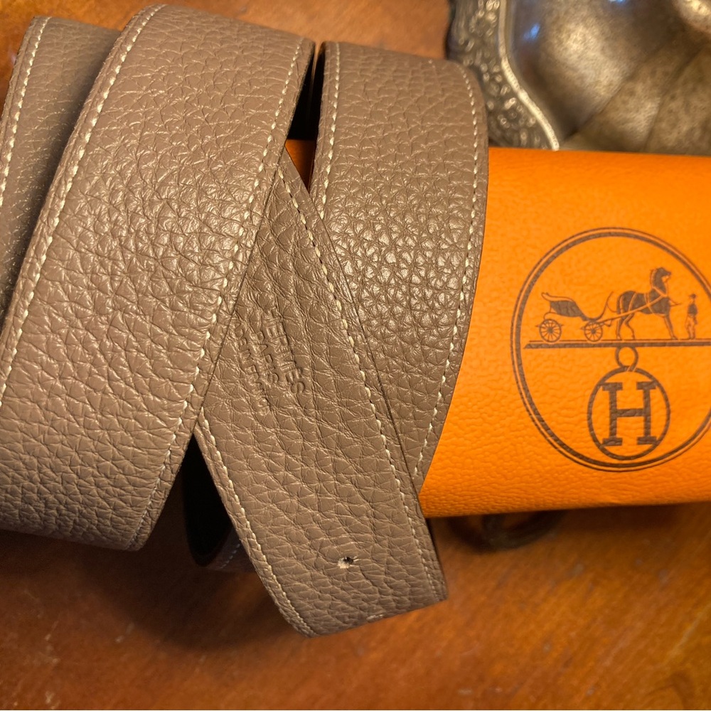 Hermès Gray Leather Belt Strap 90 cm Reversible with solid navy
